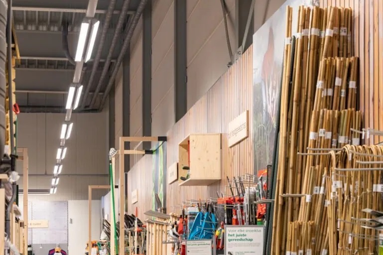 track linear lights and linear lights